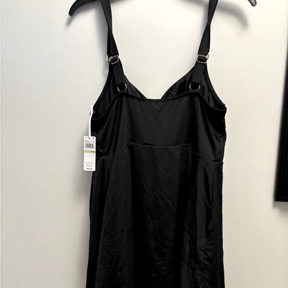 Beyond Control Women's Solid Plunge VNeck One-Piece Swimsuit Women's Swimsuit 16 - Picture 5 of 7